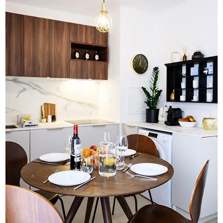 Entre Paris Et Le Chateau De Versailles - Parking Apartment Rueil-Malmaison