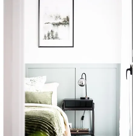 Entre Paris Et Le Chateau De Versailles - Parking Apartment *