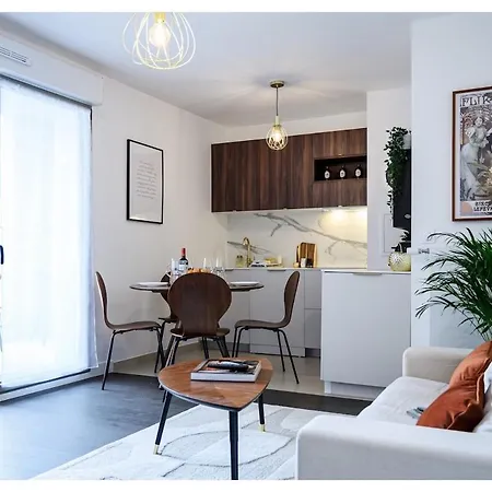 Apartment Entre Paris Et Le Chateau De Versailles - Parking