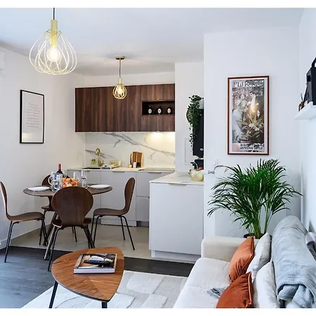 Entre Paris Et Le Chateau De Versailles - Parking Apartment Rueil-Malmaison