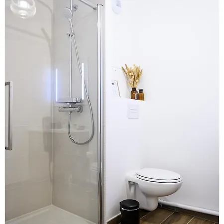 Entre Paris Et Le Chateau De Versailles - Parking Apartment