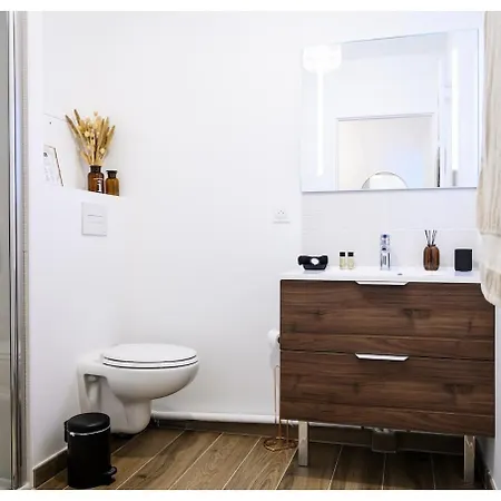 Entre Paris Et Le Chateau De Versailles - Parking Apartment Rueil-Malmaison