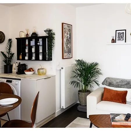 Entre Paris Et Le Chateau De Versailles - Parking Apartment Rueil-Malmaison