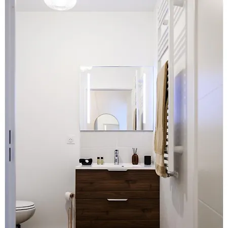 Entre Paris Et Le Chateau De Versailles - Parking Apartment Rueil-Malmaison